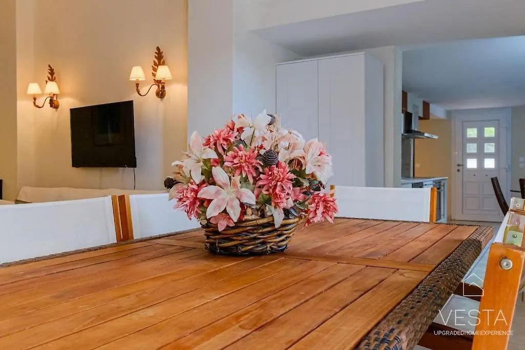 Yiasemi Open-Plan Suite, Near Lagomandra Beach Greece