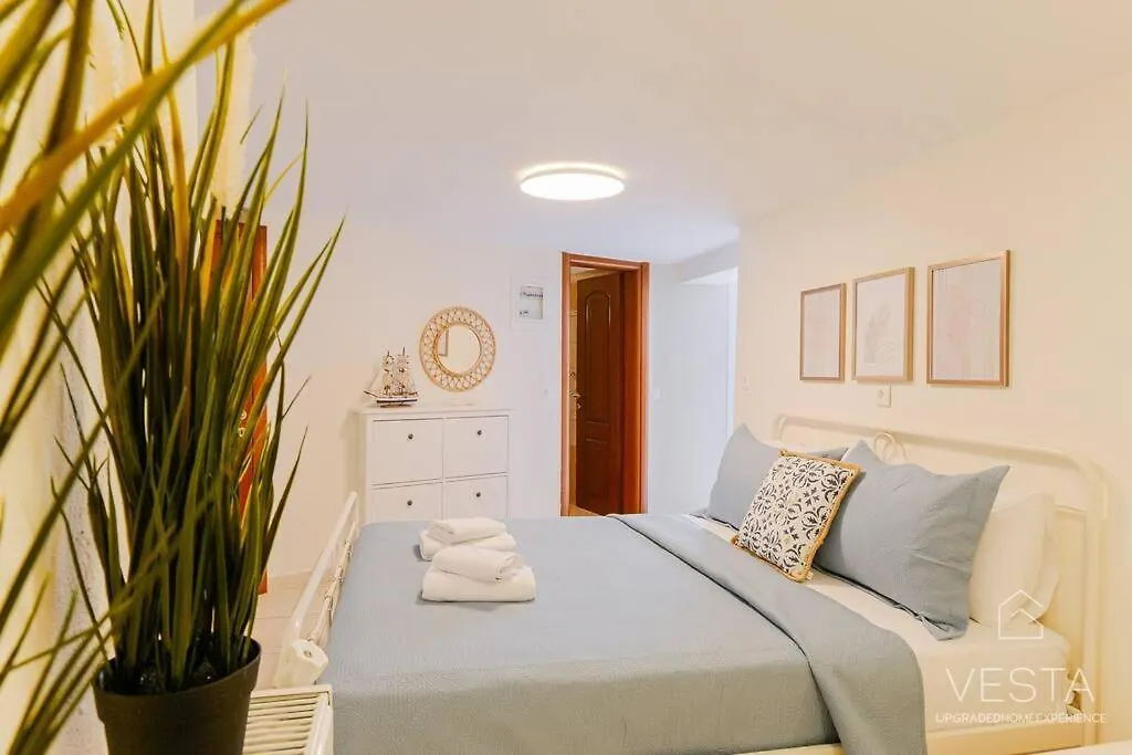 Apartment Yiasemi Open-Plan Suite, Near Lagomandra Beach Greece
