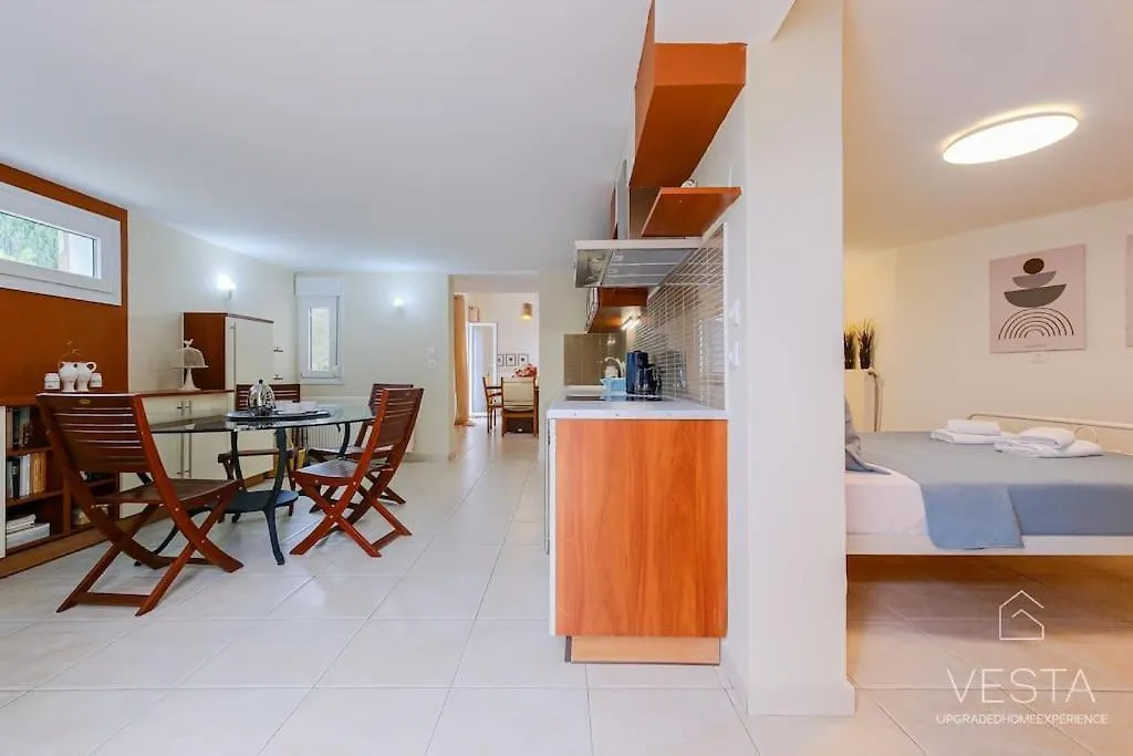Yiasemi Open-Plan Suite, Near Lagomandra Beach Greece